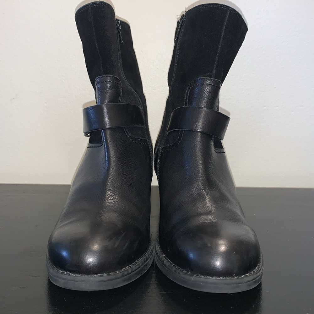 Clarks Leather and Suede Stacked Heel‎ Boots.  Size 10.
